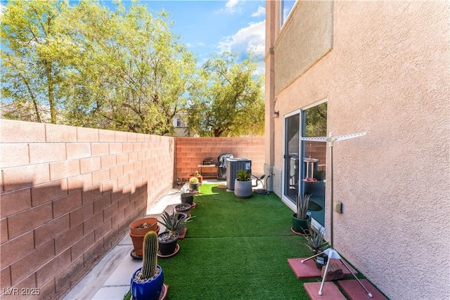6312 Beige Bluff St Unit 102, North Las Vegas, NV 89081 - view of fenced backyard