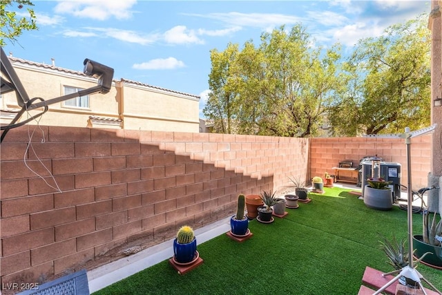 6312 Beige Bluff St Unit 102, North Las Vegas, NV 89081 - view of fenced backyard