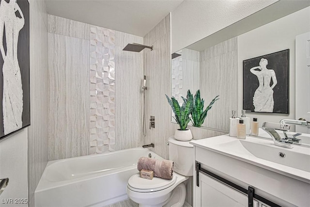 920 Siena Hills Ln, Las Vegas, NV 89144 - bathroom with vanity and shower / tub combination