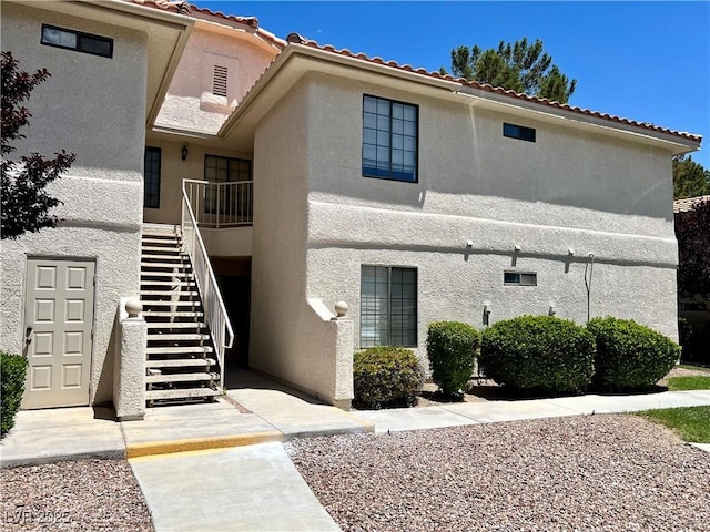 2627 S Durango Dr Unit 202, Las Vegas, NV 89117 - view of property featuring stairway