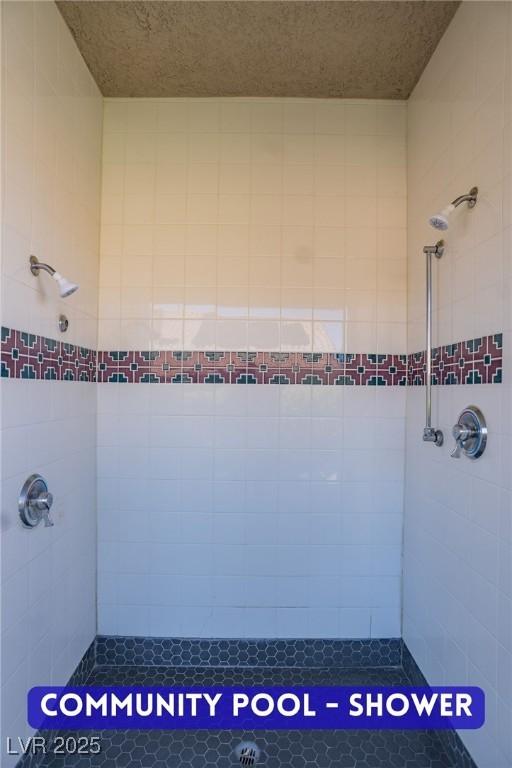 9710 Geiger Peak Ct, Las Vegas, NV 89148 - full bath featuring tiled shower