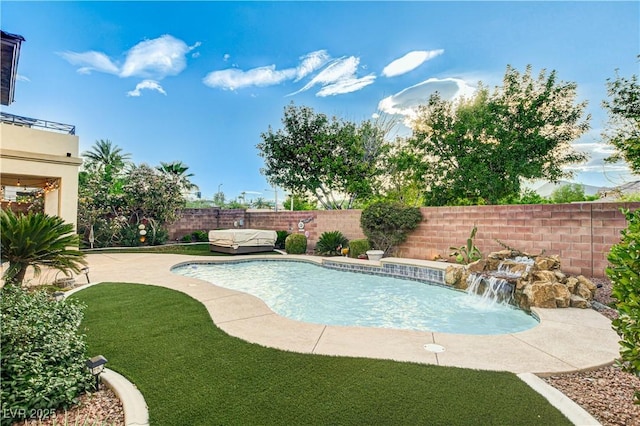 109 N Buteo Woods Ln, Las Vegas, NV 89144 - view of swimming pool featuring a fenced backyard