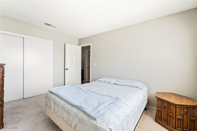 1337 Maplegrove Cir, Las Vegas, NV 89108 - bedroom with light carpet and a closet