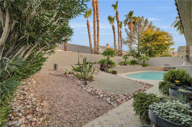 216 Chestnut Ridge Cir, Henderson, NV 89012 - view of pool featuring a fenced backyard