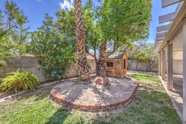 5209 Mantua Ct, Las Vegas, NV 89130 - view of fenced backyard