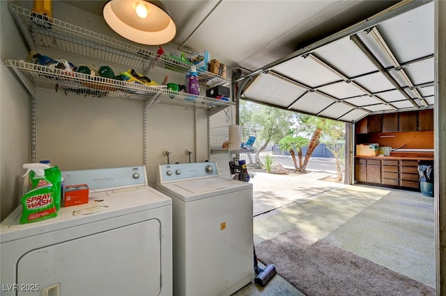 2095 Mohigan Way, Las Vegas, NV 89169 - laundry room featuring washing machine and dryer