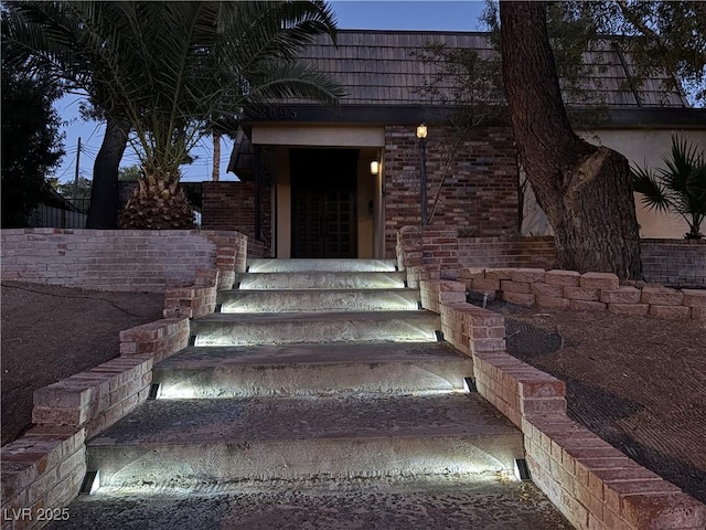 2095 Mohigan Way, Las Vegas, NV 89169 - view of staircase