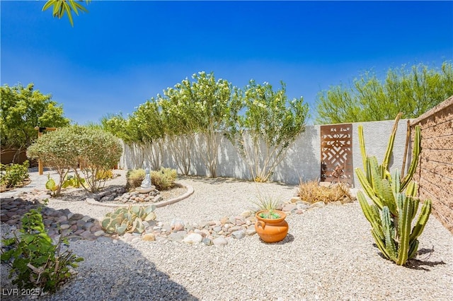 7209 Millerbird St, North Las Vegas, NV 89084 - view of yard