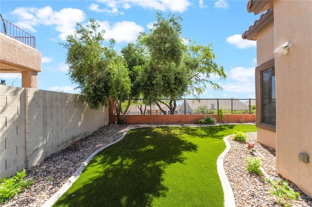 1016 Eaglewood Dr, Las Vegas, NV 89144 - view of fenced backyard