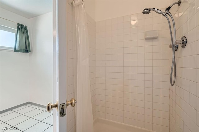 7704 Peacock Ave, Las Vegas, NV 89145 - bathroom with tiled shower