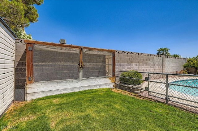 7704 Peacock Ave, Las Vegas, NV 89145 - view of yard