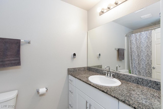 7212 Sunray Point St, North Las Vegas, NV 89084 - full bathroom featuring vanity and curtained shower