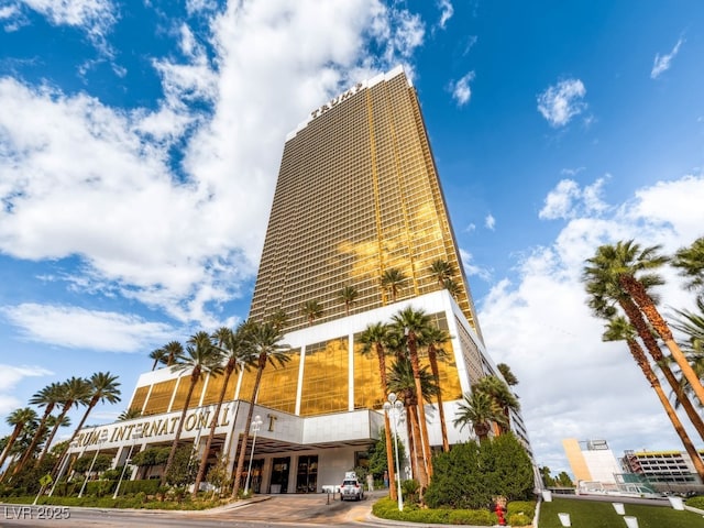 2000 N Fashion Show Dr Unit 4028, Las Vegas, NV 89109 - photo 31