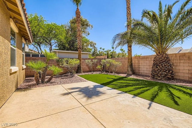 193 Lynbrook St, Henderson, NV 89012 - fenced backyard featuring a patio