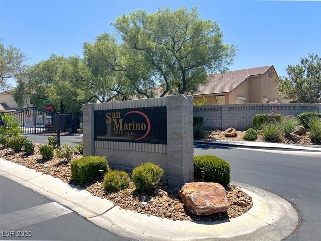 7816 Red Leaf Dr, Las Vegas, NV 89131 - view of community sign