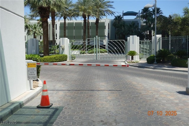 222 Karen Ave Unit 502, Las Vegas, NV 89109 - photo 4