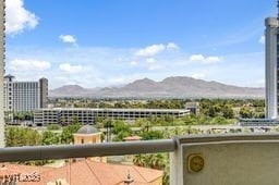 2877 Paradise Rd Unit 904, Las Vegas, NV 89109 - mountain view