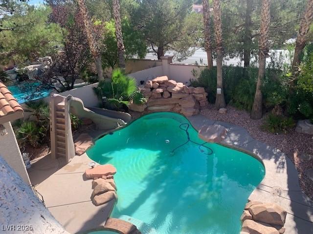 302 Doe Run, Henderson, NV 89012 - view of swimming pool
