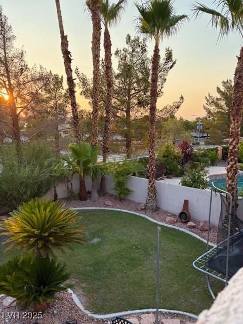302 Doe Run, Henderson, NV 89012 - view of yard at dusk