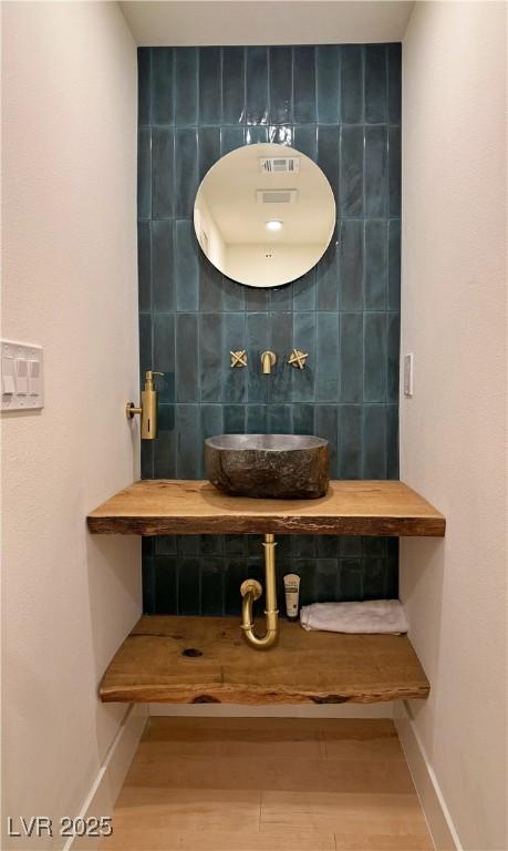 4651 Aspen Ave, Mount Charleston, NV 89124 - mudroom with wood finished floors and baseboards