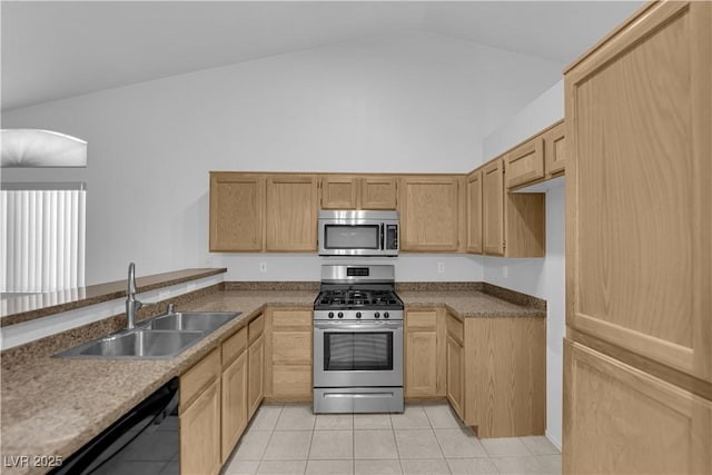 127 Vista Del Lago St, Henderson, NV 89015 - photo 11
