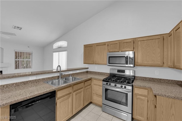 127 Vista Del Lago St, Henderson, NV 89015 - photo 12