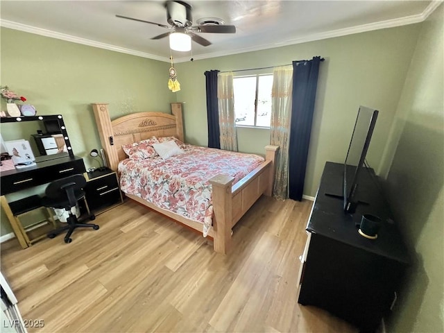 421 Courtney Ln, Las Vegas, NV 89107 - bedroom featuring crown molding, light wood-style flooring, and ceiling fan
