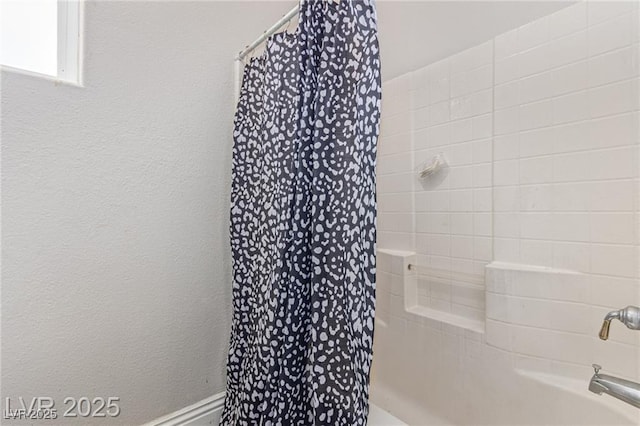 60 N Fogg St, Las Vegas, NV 89110 - full bathroom featuring shower / bath combo with shower curtain