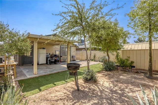 729 Concrete Ct, Las Vegas, NV 89110 - fenced backyard with a patio