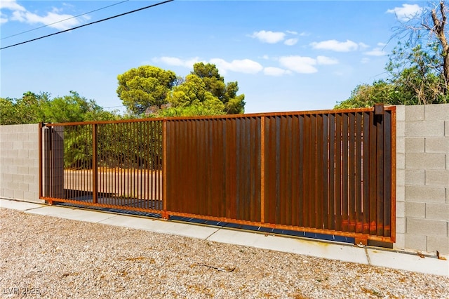 639 Lacy Ln, Las Vegas, NV 89107 - view of gate