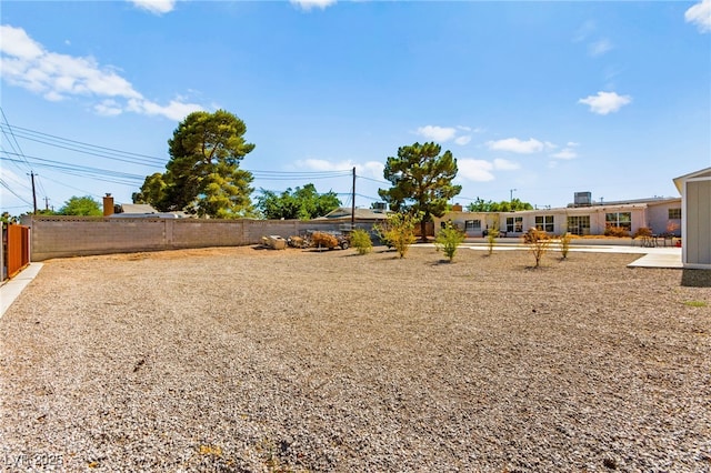 639 Lacy Ln, Las Vegas, NV 89107 - view of yard