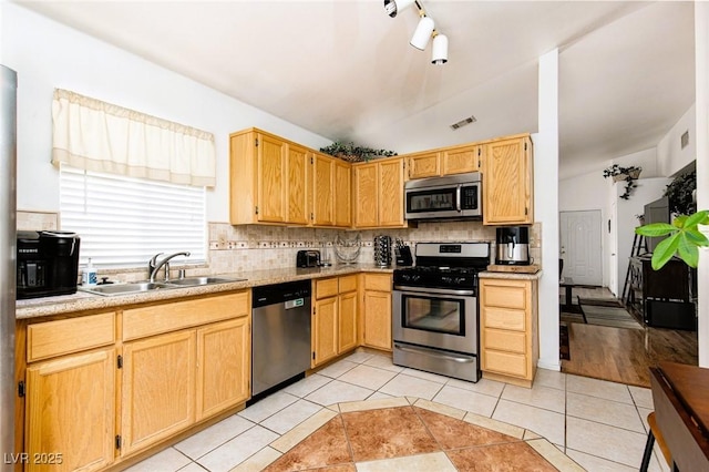 8468 W Gilmore Ave, Las Vegas, NV 89129 - photo 10
