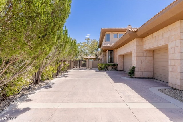 9801 Orient Express Ct, Las Vegas, NV 89145 - view of patio / terrace