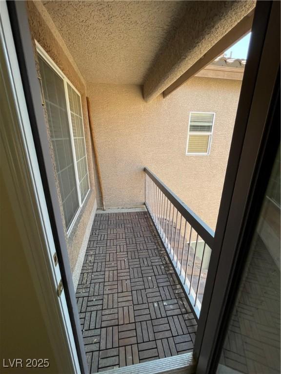 5625 Fast Payout Ct, Las Vegas, NV 89122 - view of balcony