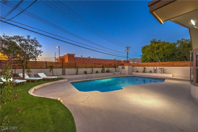 5048 Champions Ave, Las Vegas, NV 89142 - photo 2