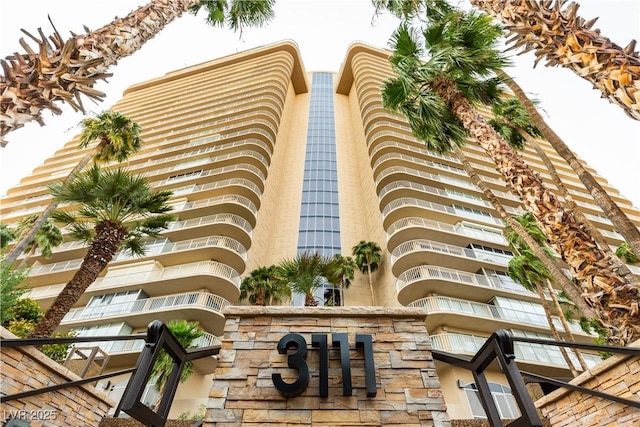 3111 Bel Air Dr Unit 18C, Las Vegas, NV 89109 - photo 19
