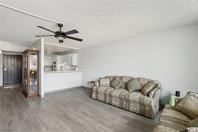 725 N Royal Crest Cir Unit 215, Las Vegas, NV 89169 - photo 6