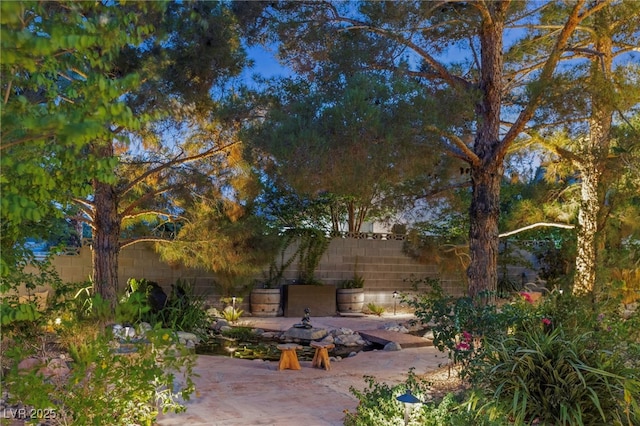 9520 Desert Crest Ct, Las Vegas, NV 89129 - photo 3
