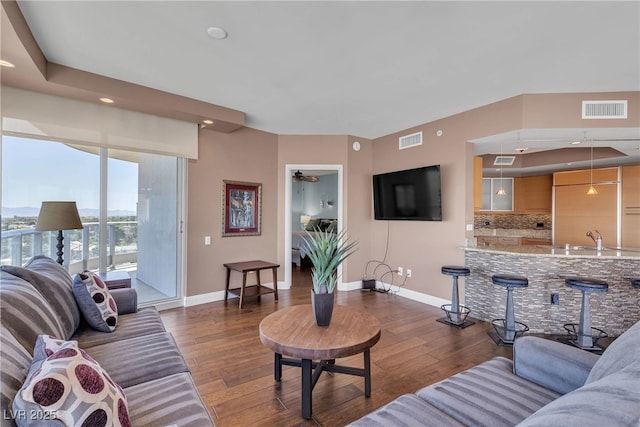 322 Karen Ave Unit 807, Las Vegas, NV 89109 - photo 11