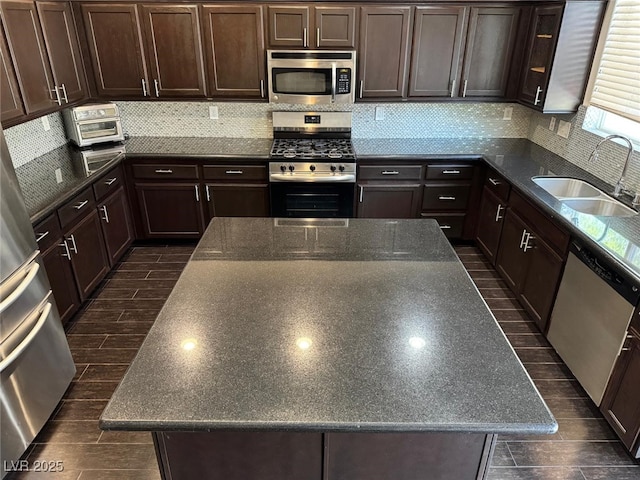 10118 Farmington Hall Ct, Las Vegas, NV 89129 - photo 3