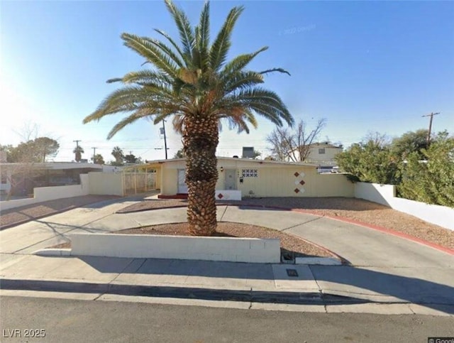 1597 Capistrano Ave, Las Vegas, NV 89169 - photo 1