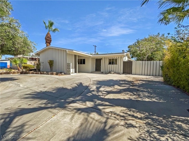 4201 Las Lomas Ave, Las Vegas, NV 89102 - photo 1