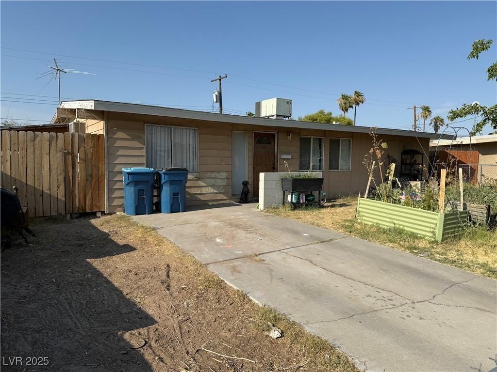 3204 Osage Ave, Las Vegas, NV 89101 - photo 1