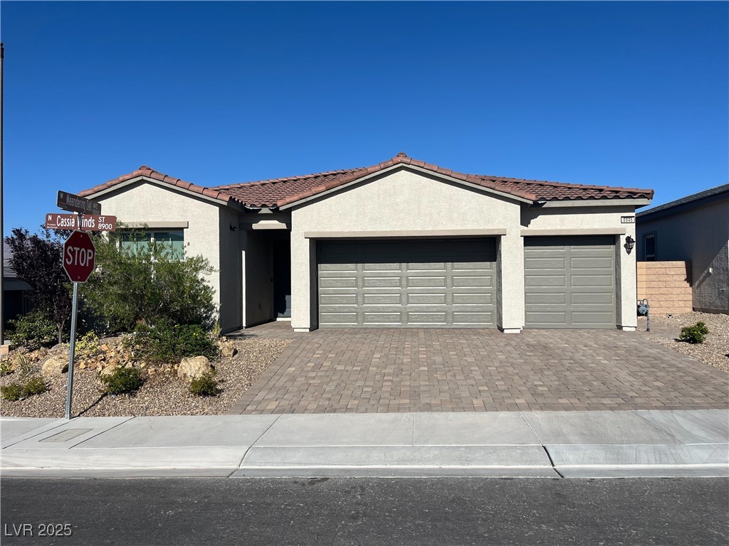 8946 Cassia Winds St, Las Vegas, NV 89166 - photo 1