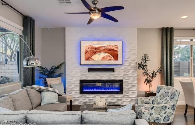 7714 Sagamore Bay Ct, Las Vegas, NV 89179 - photo 2