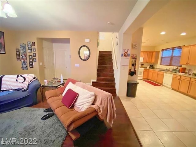 8833 Salvestrin Point Ave, Las Vegas, NV 89148 - photo 7