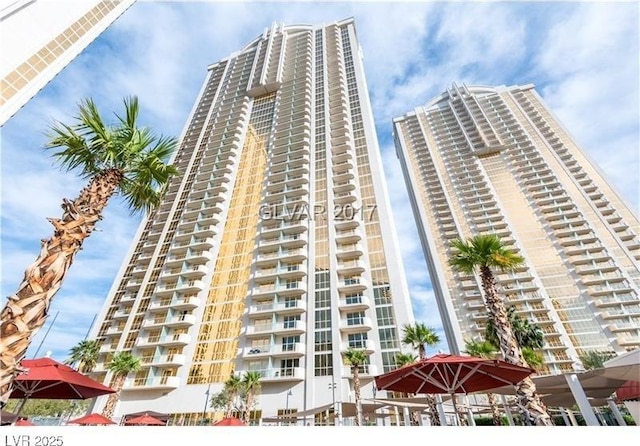135 E Harmon Ave Unit 219, Las Vegas, NV 89109 - photo 3