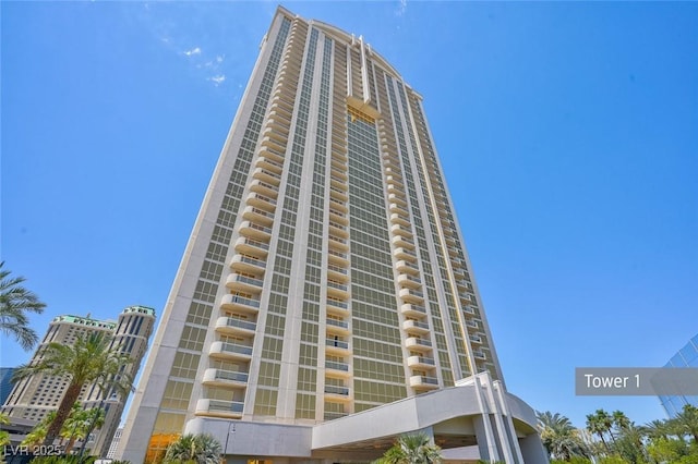 145 E Harmon Ave Unit 1708, Las Vegas, NV 89109 - photo 1