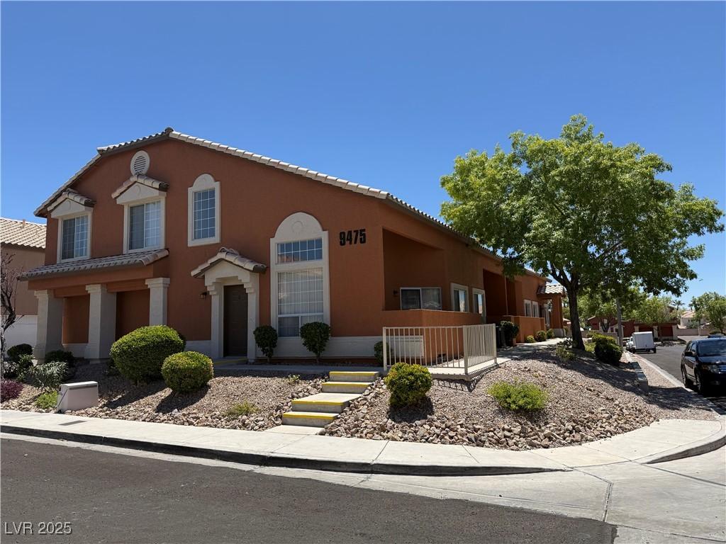 9475 Sand Villa Ct, Las Vegas, NV 89147 - photo 2