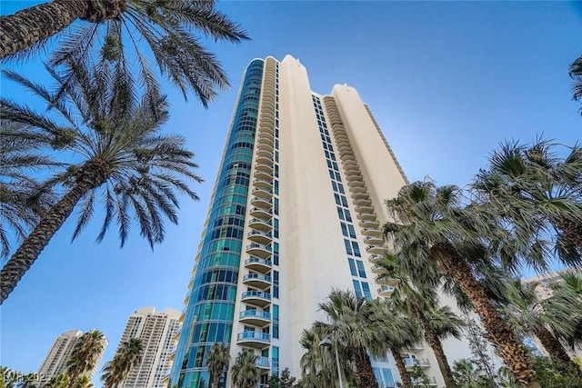 222 Karen Ave Unit 4402, Las Vegas, NV 89109 - photo 1